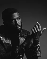 영화배우인 일런 노엘의 대표 이미지