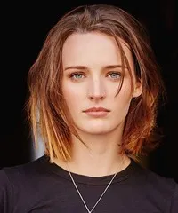 영화배우인 에얼리 도즈의 대표 이미지