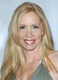 배우인 테인 맥클루어의 대표 이미지