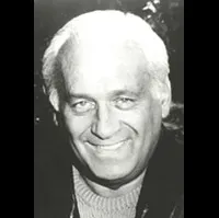 배우인 카민 캐리디의 대표 이미지