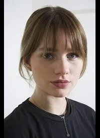 영화배우인 에이룬 비에르크 야콥스도티르의 대표 이미지