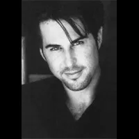 배우인 조나단 실버맨의 대표 이미지