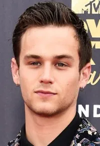 탤런트인 브랜든 플린의 대표 이미지