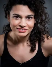 영화배우인 알리나 이오아나 세르반의 대표 이미지