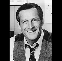 영화배우인 다니엘 J. 트라반티의 대표 이미지