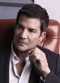 영화배우인 에두 만자노의 대표 이미지