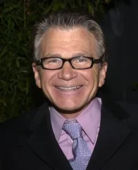 배우인 데이비드 레저의 대표 이미지