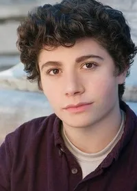 영화배우인 오스틴 자주르의 대표 이미지