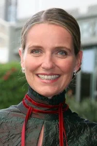 배우인 레오노르 실베이라의 대표 이미지