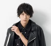 영화배우, 탤런트인 쿠로바 마리오의 대표 이미지