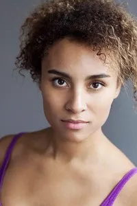 영화배우인 탈라 구베이아의 대표 이미지