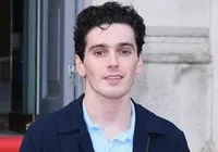 영화배우인 잭 로완의 대표 이미지