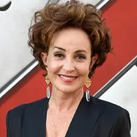 영화배우인 애니 포츠의 대표 이미지