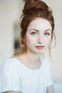 영화배우인 레아 지라르-나도의 대표 이미지