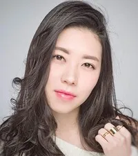 영화배우인 사라 창의 대표 이미지