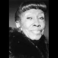 배우인 헬렌 마틴의 대표 이미지