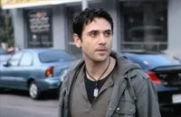 영화배우인 아흐메드 에즈의 대표 이미지