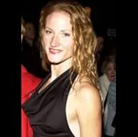 배우인 매리엇 하틀리의 대표 이미지