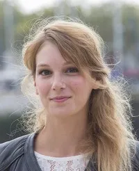 영화배우인 에밀리 피포니어의 대표 이미지