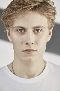 배우인 막스 시멜프페니크의 대표 이미지