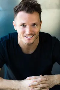 영화배우인 타일러 플레밍의 대표 이미지