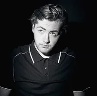 영화배우인 마이클 갠돌피니의 대표 이미지