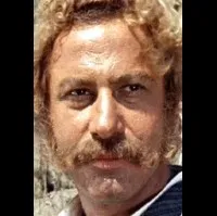 배우인 프랭크 울프의 대표 이미지