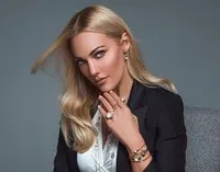 영화배우인 메뤼엠 우체를리의 대표 이미지