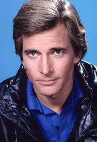 배우인 더크 베니딕트의 대표 이미지