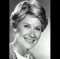 배우인 호프 레인지의 대표 이미지