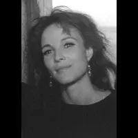 배우인 자니스 룰의 대표 이미지