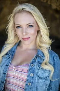 영화배우인 사라 프렌치의 대표 이미지