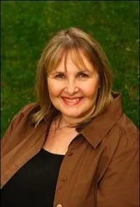 배우인 줄리에 아리올라의 대표 이미지