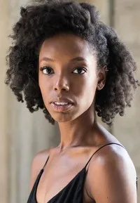 영화배우인 엘르 로레인의 대표 이미지