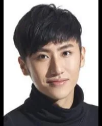 영화배우인 유신의 대표 이미지