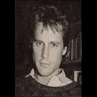 배우인 레이 맥클로스키의 대표 이미지