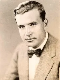 영화배우인 록클리프 펠로우즈의 대표 이미지