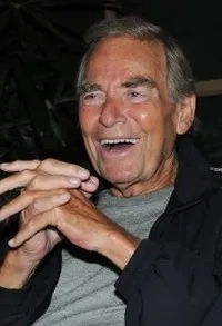 배우인 로스 헤이근의 대표 이미지