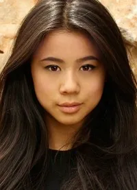 영화배우인 레아 루이스의 대표 이미지