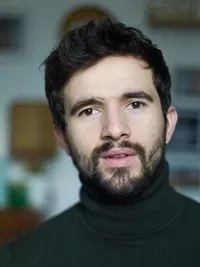 영화배우인 시몽 프르네의 대표 이미지