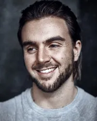 영화배우인 마이클 데이비드의 대표 이미지