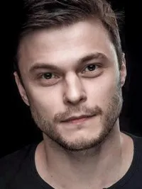 영화배우인 이반 바타레브의 대표 이미지