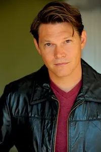 영화배우인 커티스 해리슨의 대표 이미지