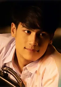 영화배우인 파리 인타라코말리야수트의 대표 이미지