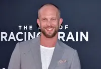 영화배우인 이안 레이크의 대표 이미지