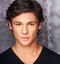 영화배우인 데이빗 메자의 대표 이미지