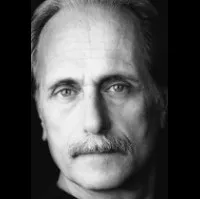 배우인 루이기 디베르티의 대표 이미지