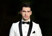 영화배우인 아라스 아이딘의 대표 이미지