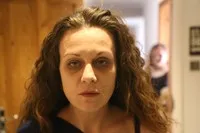 영화배우인 제니퍼 레이히의 대표 이미지