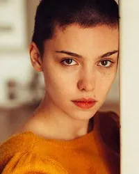 영화배우인 이오아나 부가린의 대표 이미지